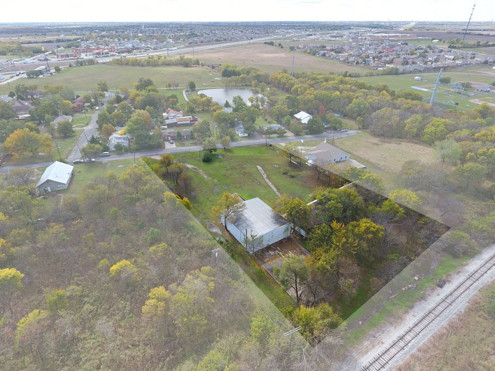 308 W Lamar St, Royse City, TX 75189